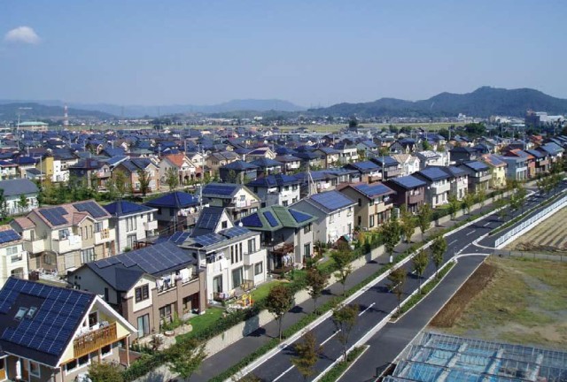 Солнечные электрические системы в поселке