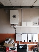 Окрім того замінили і інвертор на сучасний комбайн Deye SUN-12K-SG01LP3-EU WIFI + оформили зелений тариф.  Тепер ця станція повноцінно працює на клієнта, на будинок, на державу.